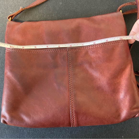 Rich Cognac Leather Crossbody Bag - Picture 6 of 13